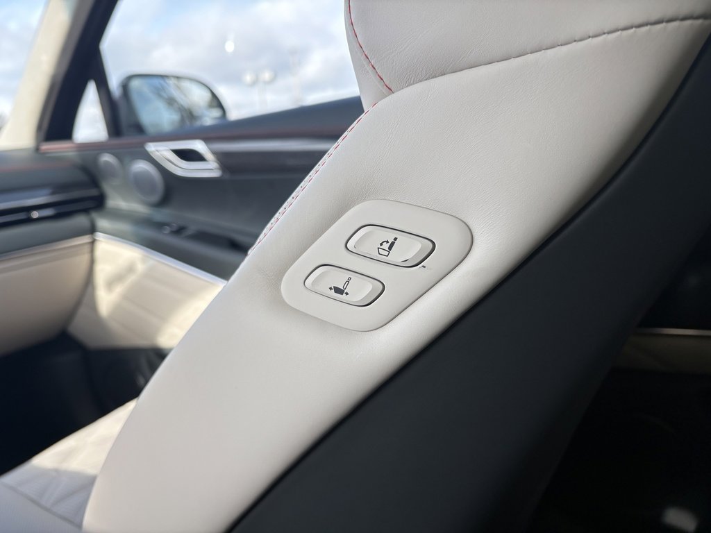 Used 2025 Genesis GV80 3.5T e-SC image 43