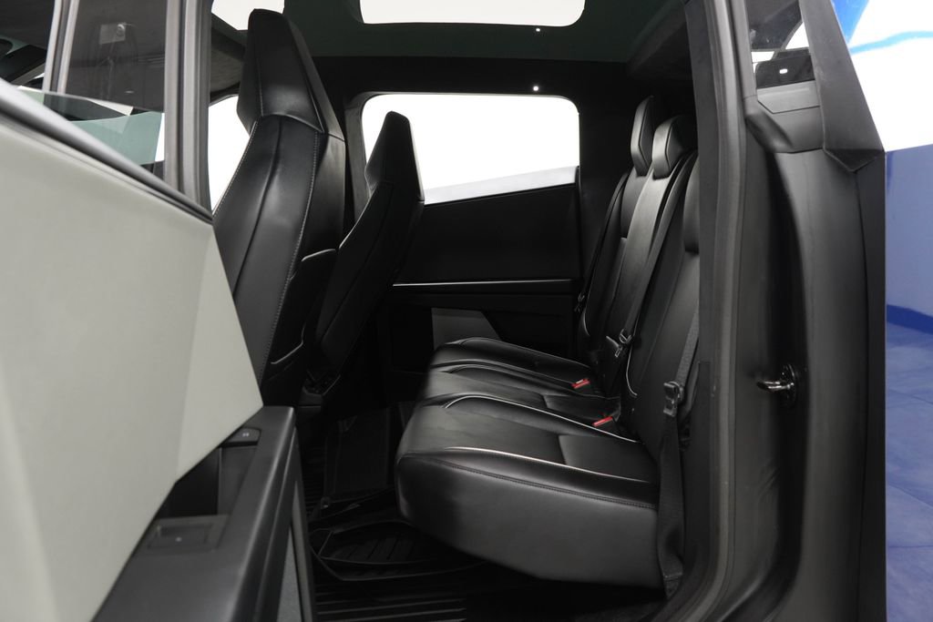 Used 2025 Tesla Cybertruck AWD Crew Cab image 17