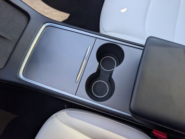 Used 2024 Tesla Model Y Long Range RWD image 17