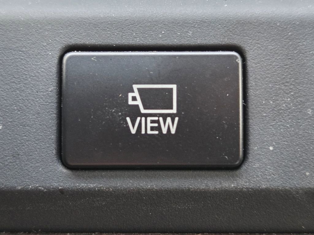 Used 2017 Toyota Land Cruiser AWD/4WD image 15