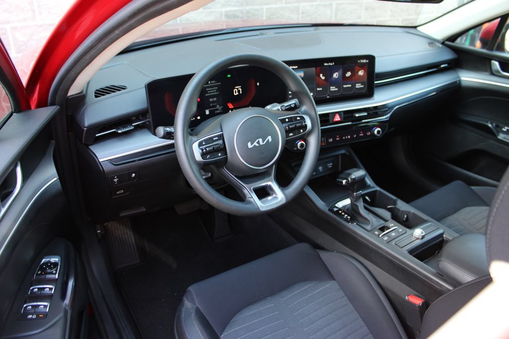 Used 2025 Kia K5 LXS FWD image 11