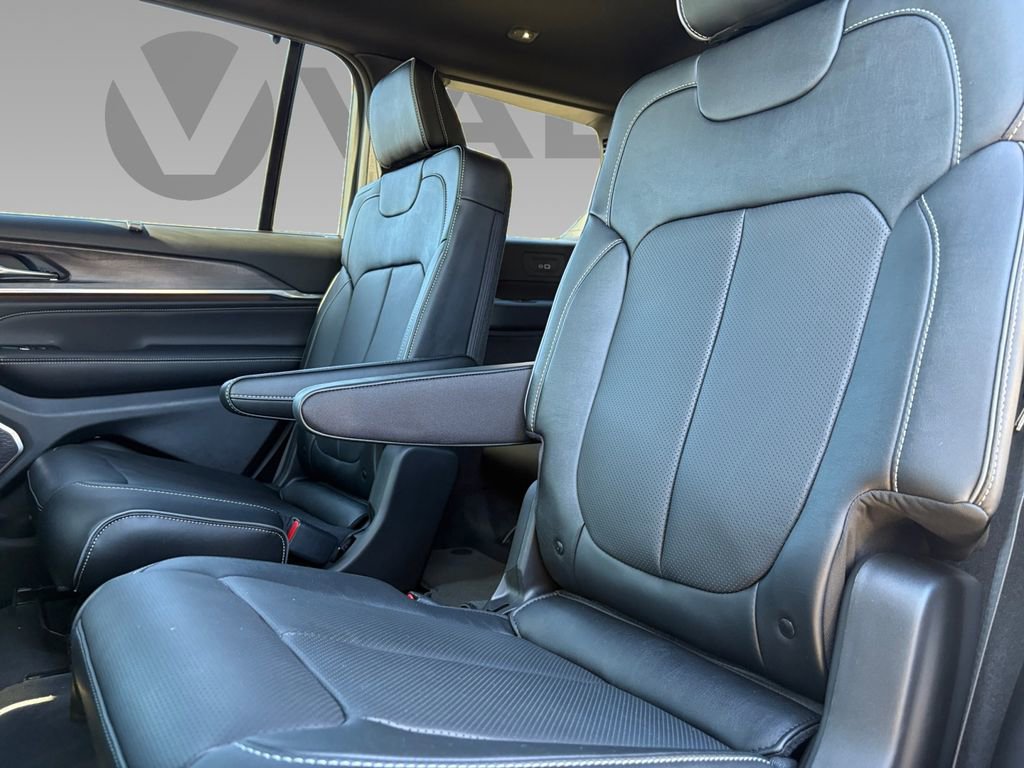 New 2025 Jeep Grand Cherokee L Overland w/ Advanced Protech Group III image 5