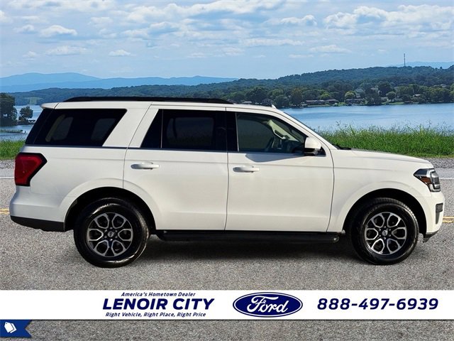 Used 2024 Ford Expedition XLT image 8