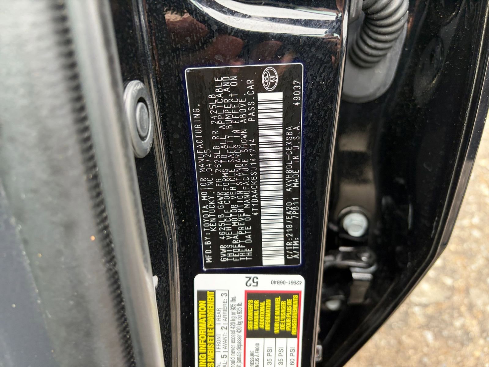 Used 2025 Toyota Camry SE FWD image 29
