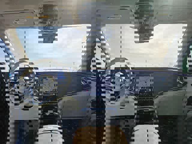 Used 2023 Mercedes-Benz EQS 450+ 4MATIC SUV w/ AMG Line Exterior Package image 18