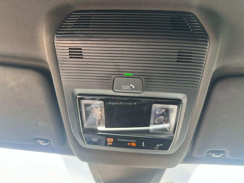 Used 2024 Volkswagen Atlas Cross Sport SE image 17