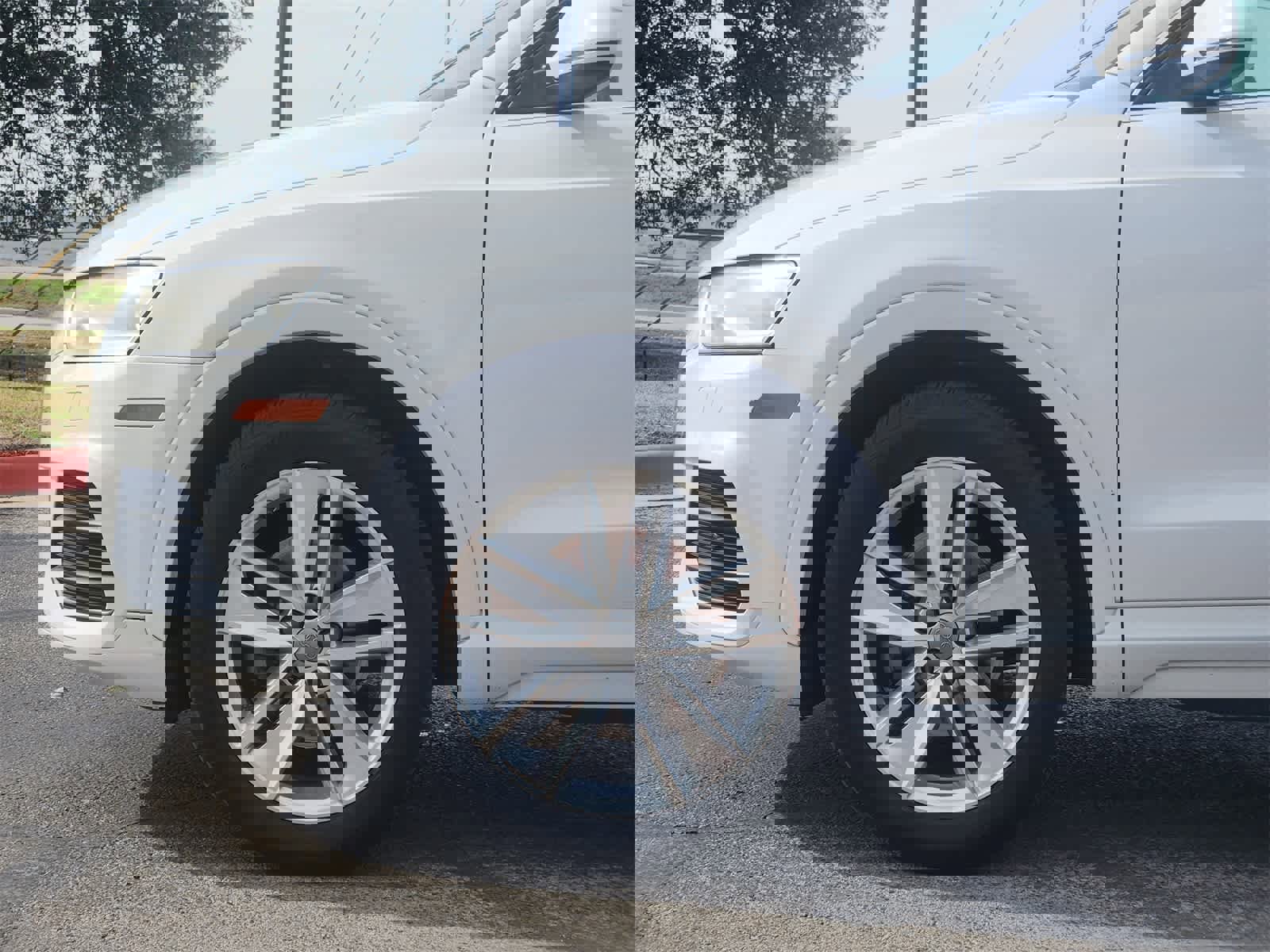 Used 2017 Audi Q3 2.0T Premium Plus w/ Premium Plus Package image 8