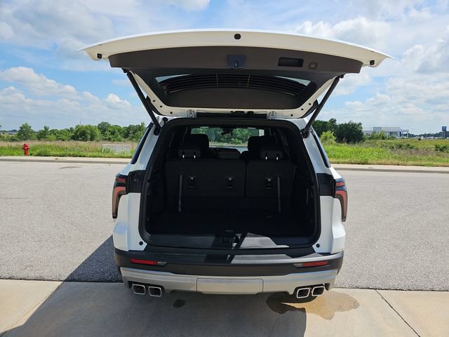 New 2026 Chevrolet Traverse LT w/ Enhanced Driving Package FWD image 26