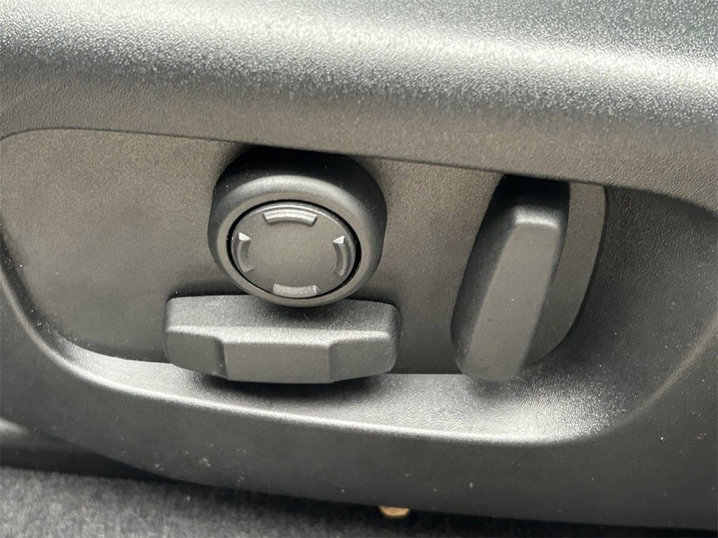 Used 2025 Land Rover Range Rover Velar Dynamic SE image 26