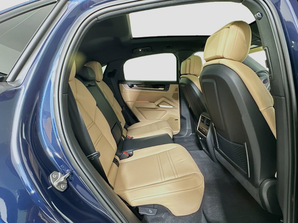 Used 2026 Porsche Cayenne image 29