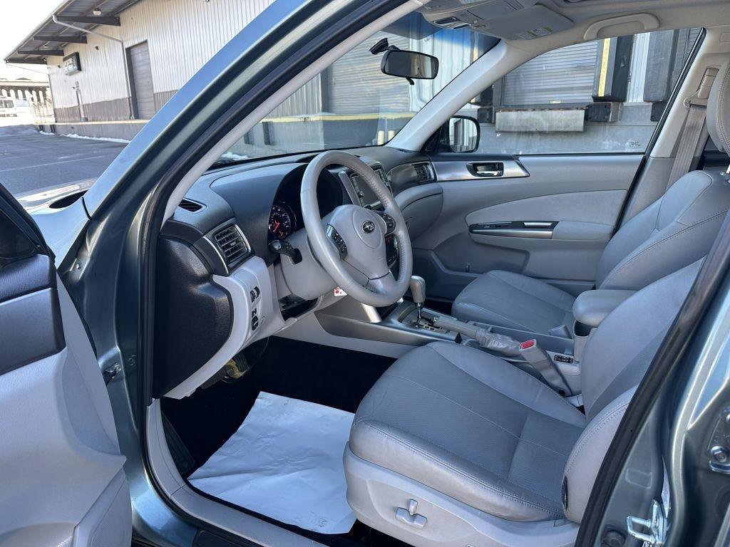 Used 2011 Subaru Forester 2.5X Touring AWD/4WD image 17
