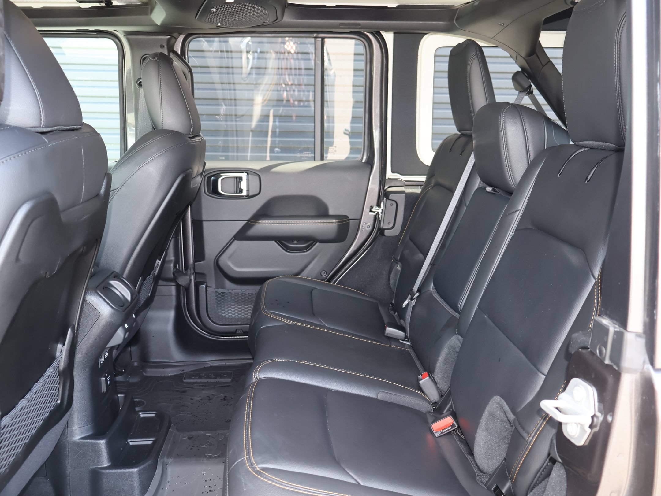 Used 2025 Jeep Wrangler Unlimited Sahara AWD/4WD image 23