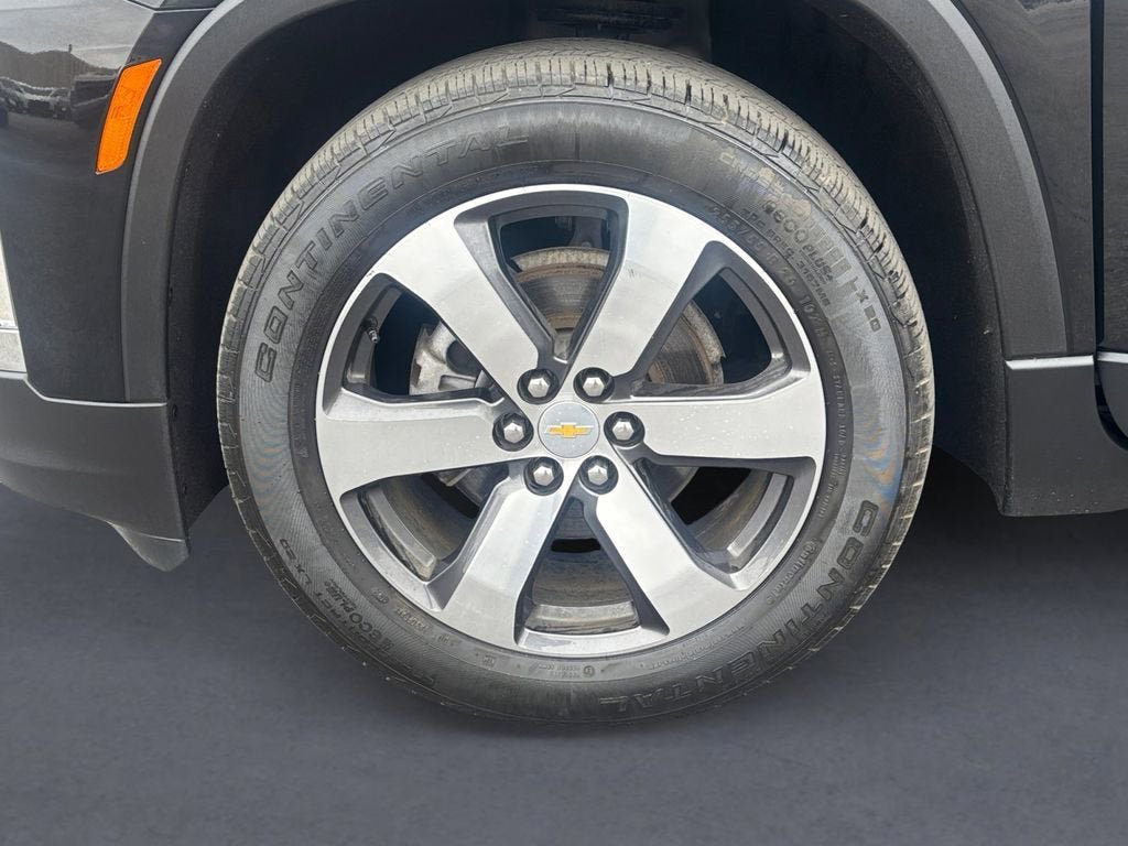 Used 2023 Chevrolet Traverse LT w/ LT Premium Package image 9