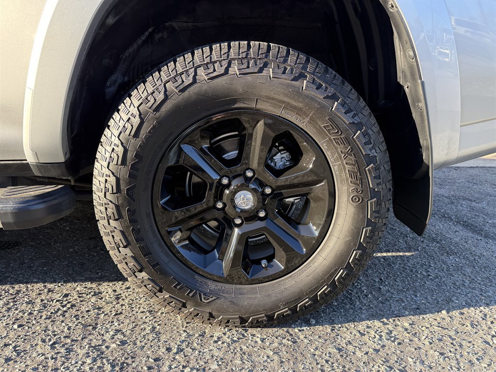 Used 2018 Toyota 4Runner SR5 Premium image 7