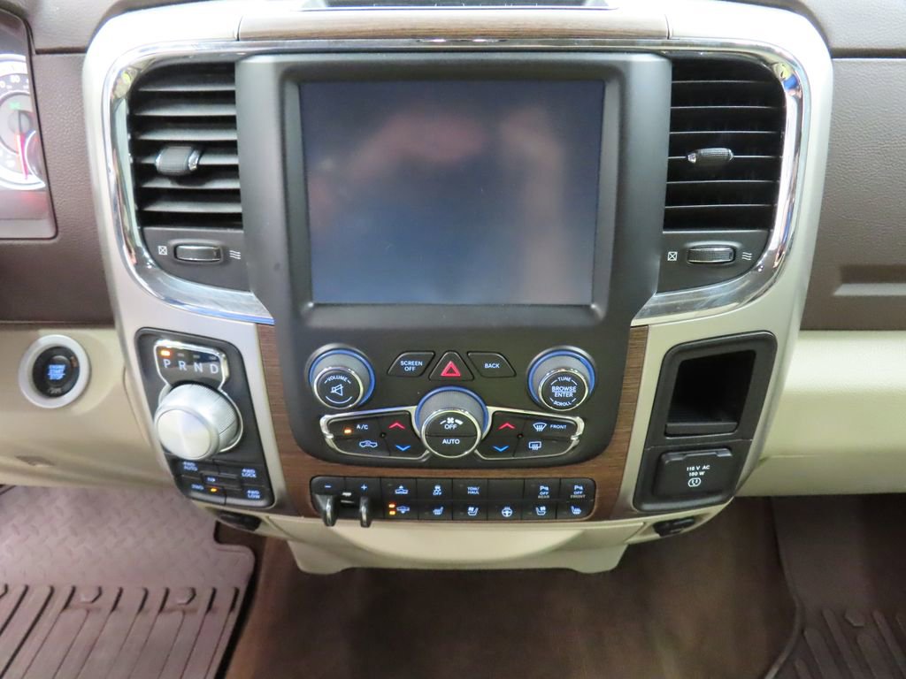 Used 2017 RAM 1500 Laramie w/ Convenience Group AWD/4WD image 16