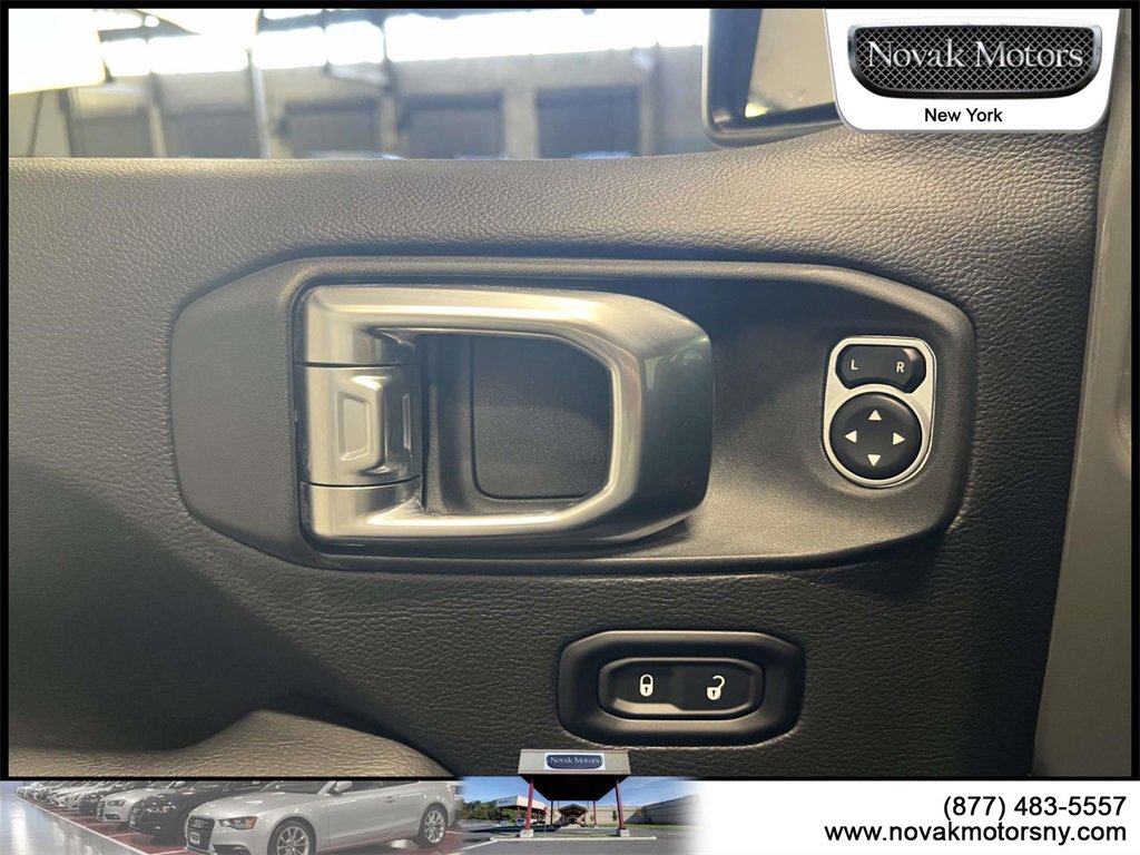 Used 2023 Jeep Wrangler Unlimited Rubicon w/ Cold Weather Group image 16