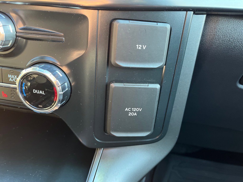 Used 2025 Ford F150 Lariat w/ Equipment Group 501A Mid image 25