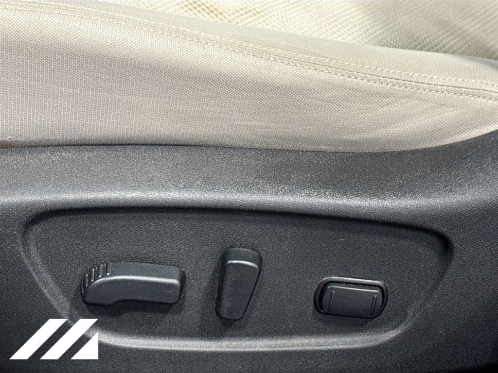 Used 2019 Nissan Rogue Sport SV AWD/4WD image 17