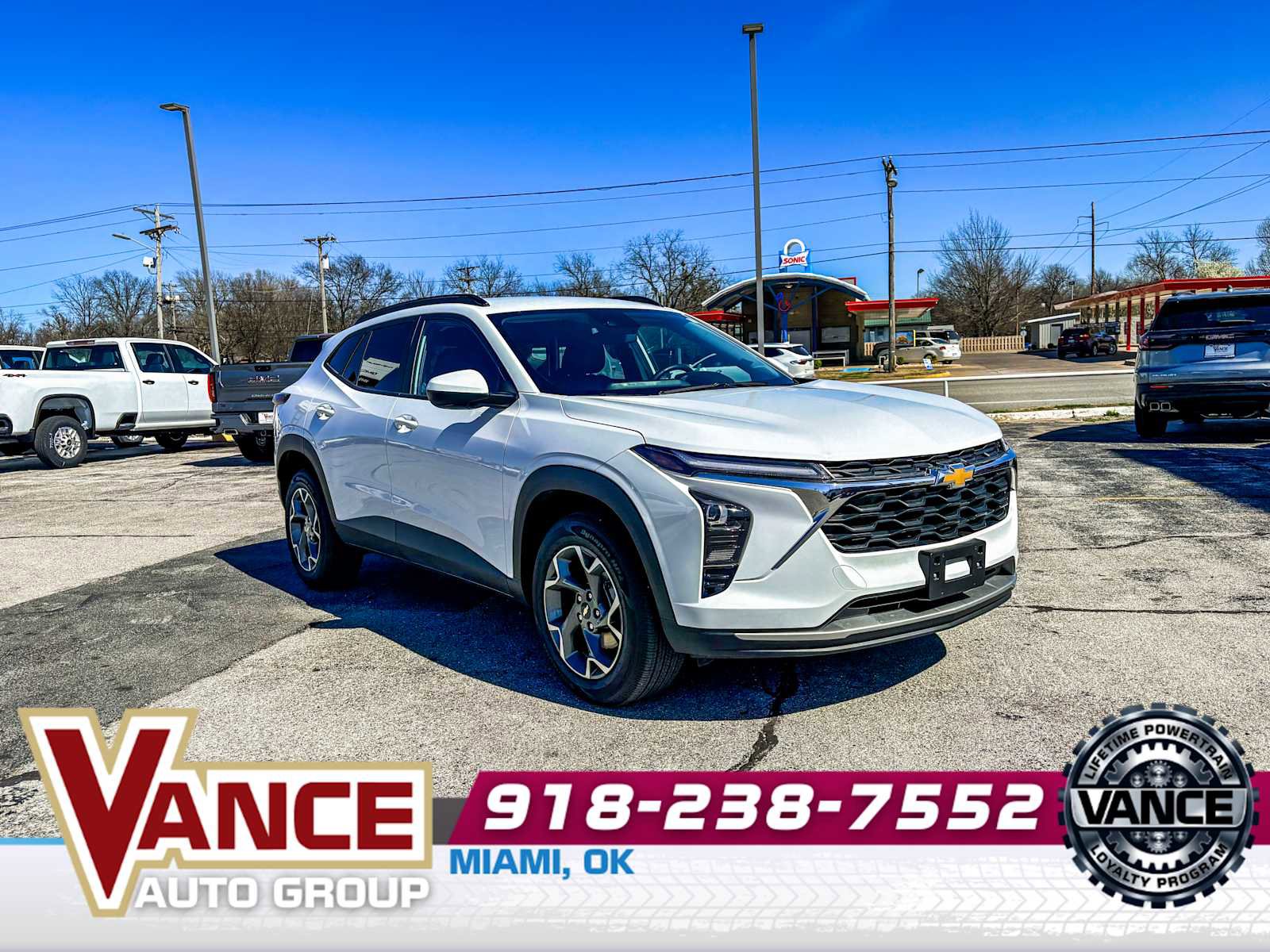 Used 2025 Chevrolet Trax LT w/ LT Convenience Package image 1