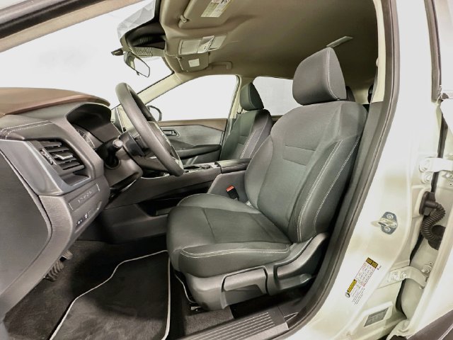 Used 2023 Nissan Rogue S AWD/4WD image 16