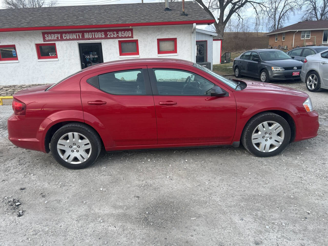 Used 2014 Dodge Avenger SE image 2