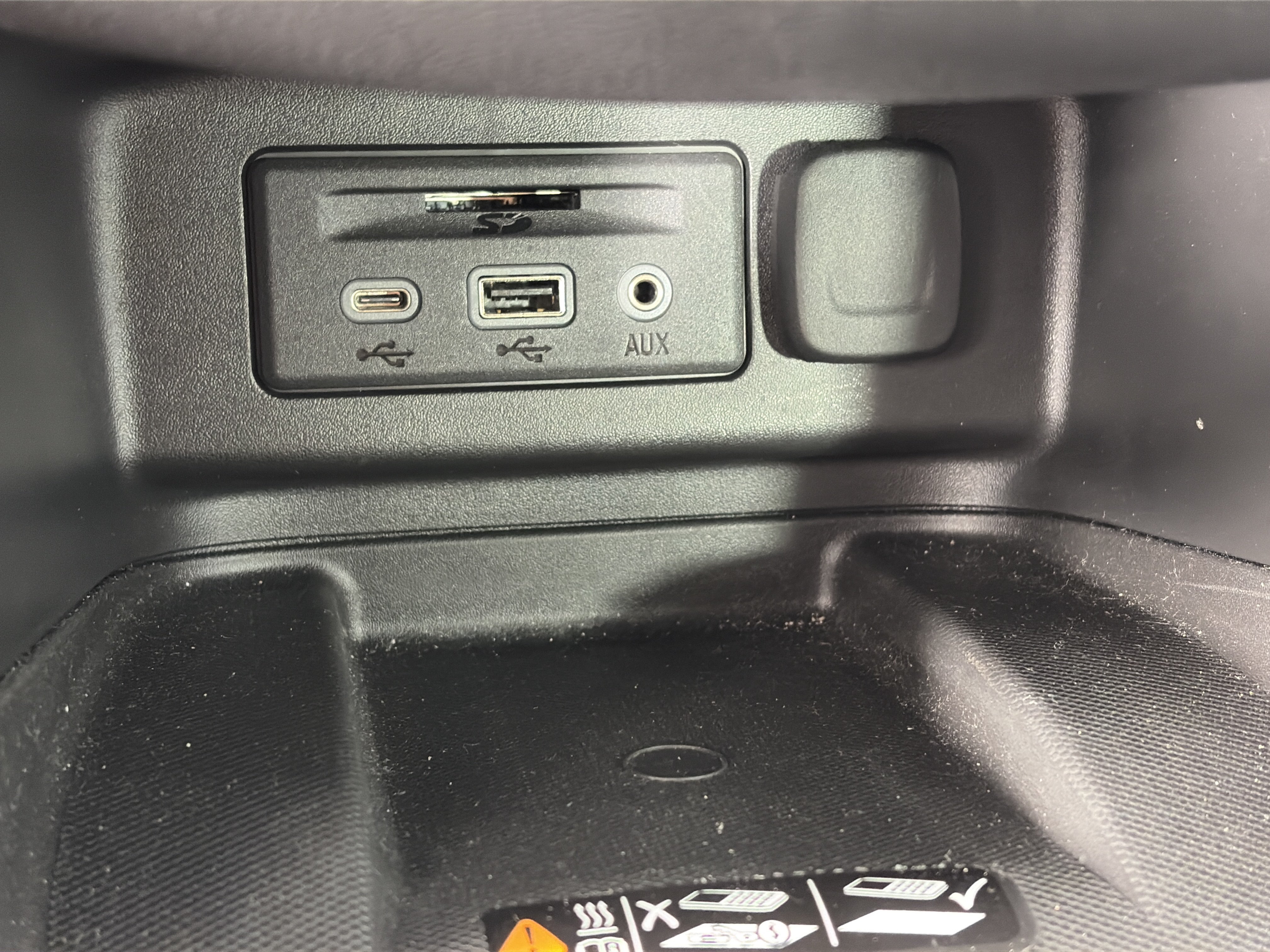 Used 2023 Chevrolet Equinox Premier AWD/4WD image 27