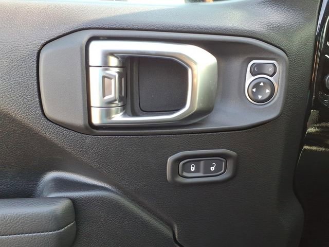 New 2026 Jeep Gladiator Rubicon w/ Steel Power Dome Hood Package AWD/4WD image 11