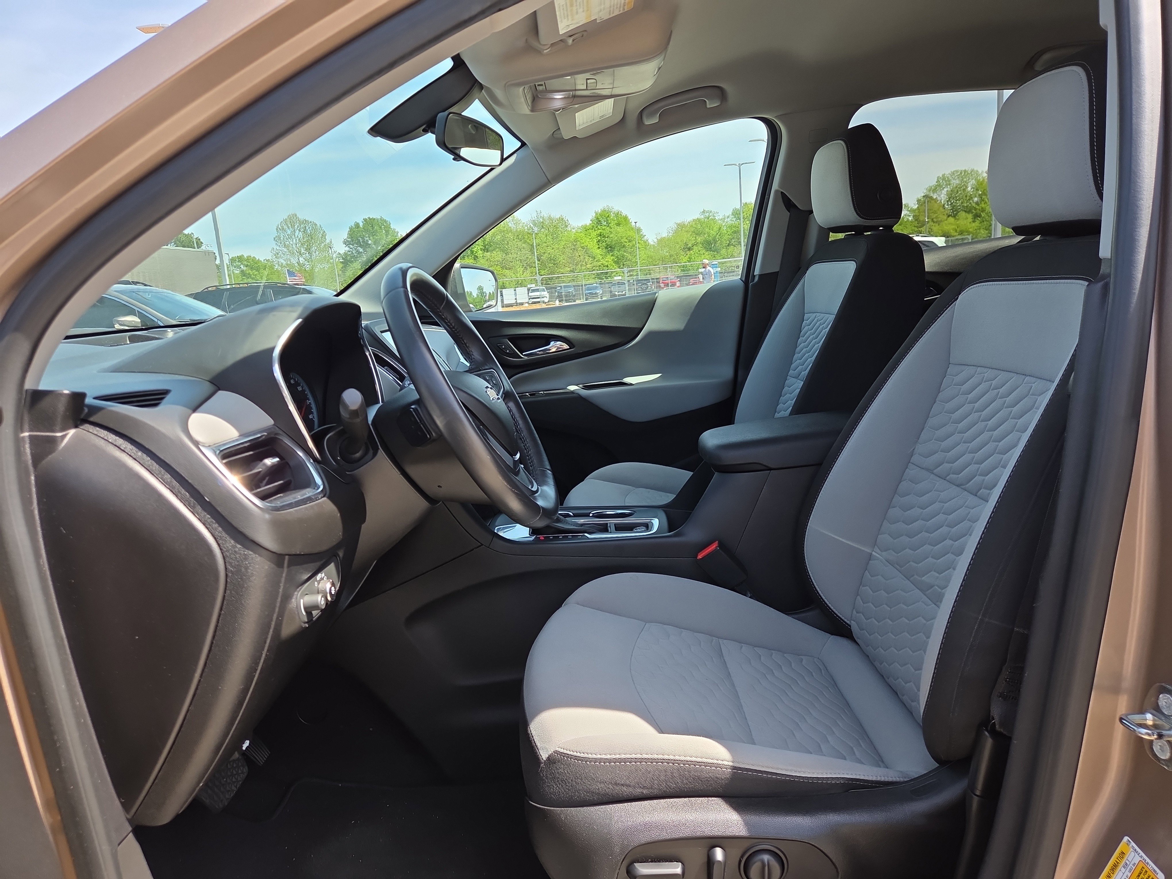 Used 2018 Chevrolet Equinox LT image 10