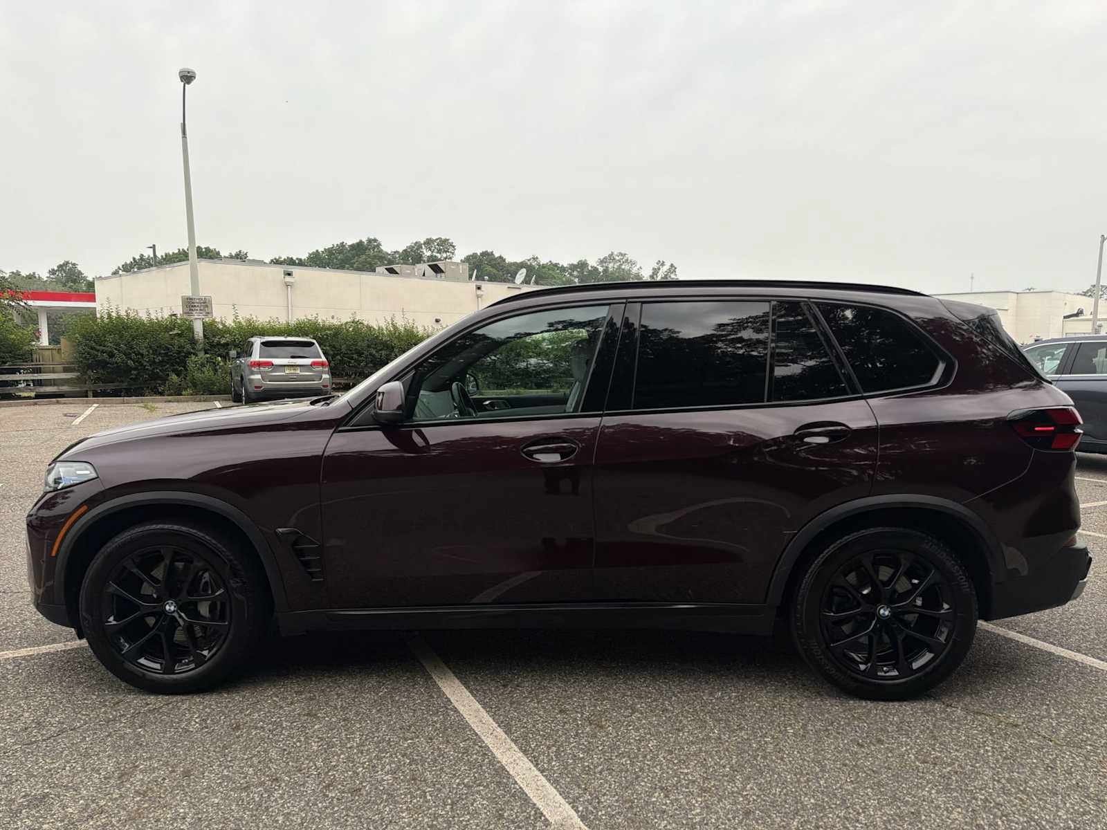 Used 2024 BMW X5 xDrive40i w/ Premium Package AWD/4WD image 1