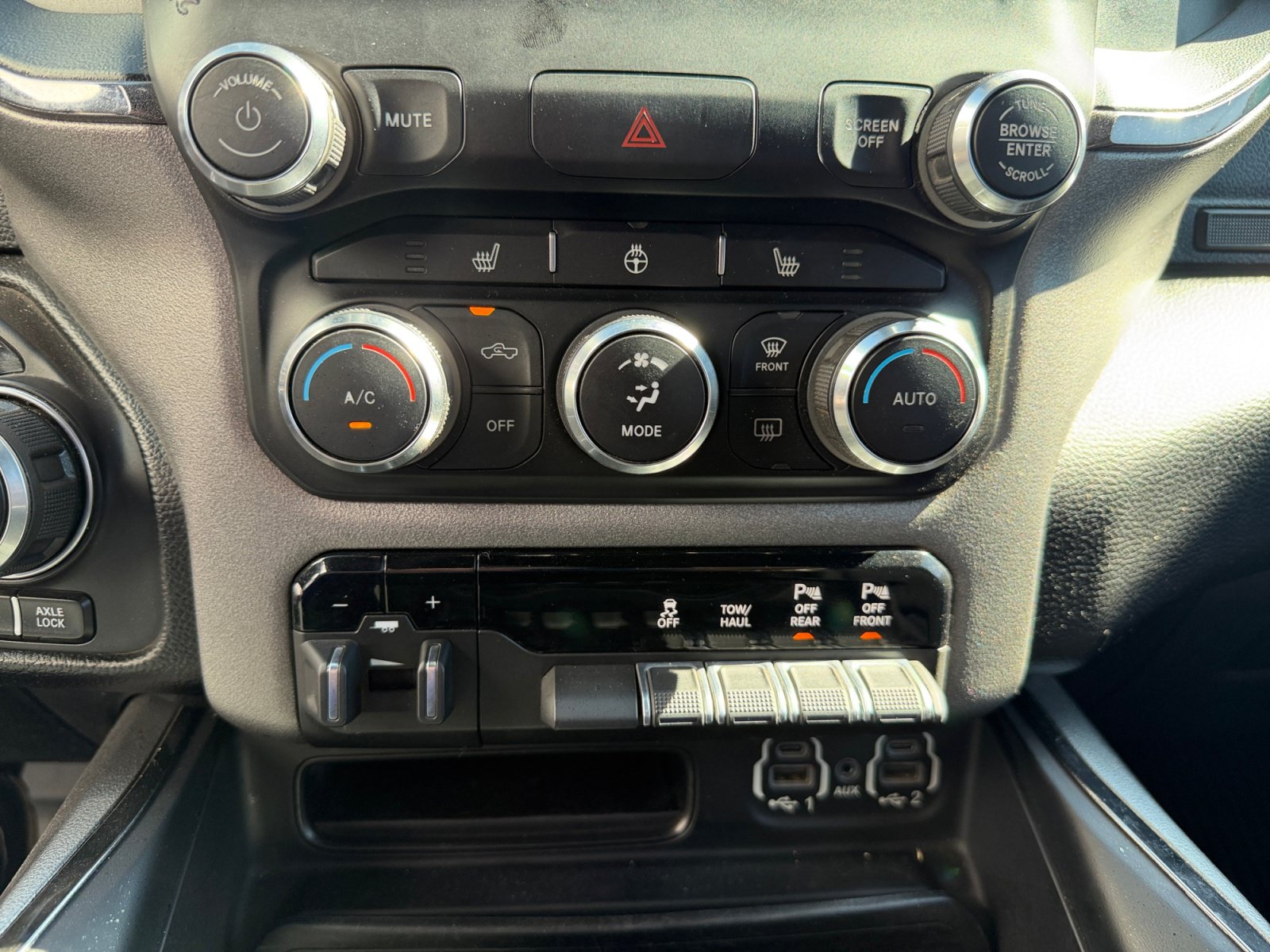 Used 2020 RAM 1500 Big Horn w/ Built-to-serve Edition AWD/4WD image 27