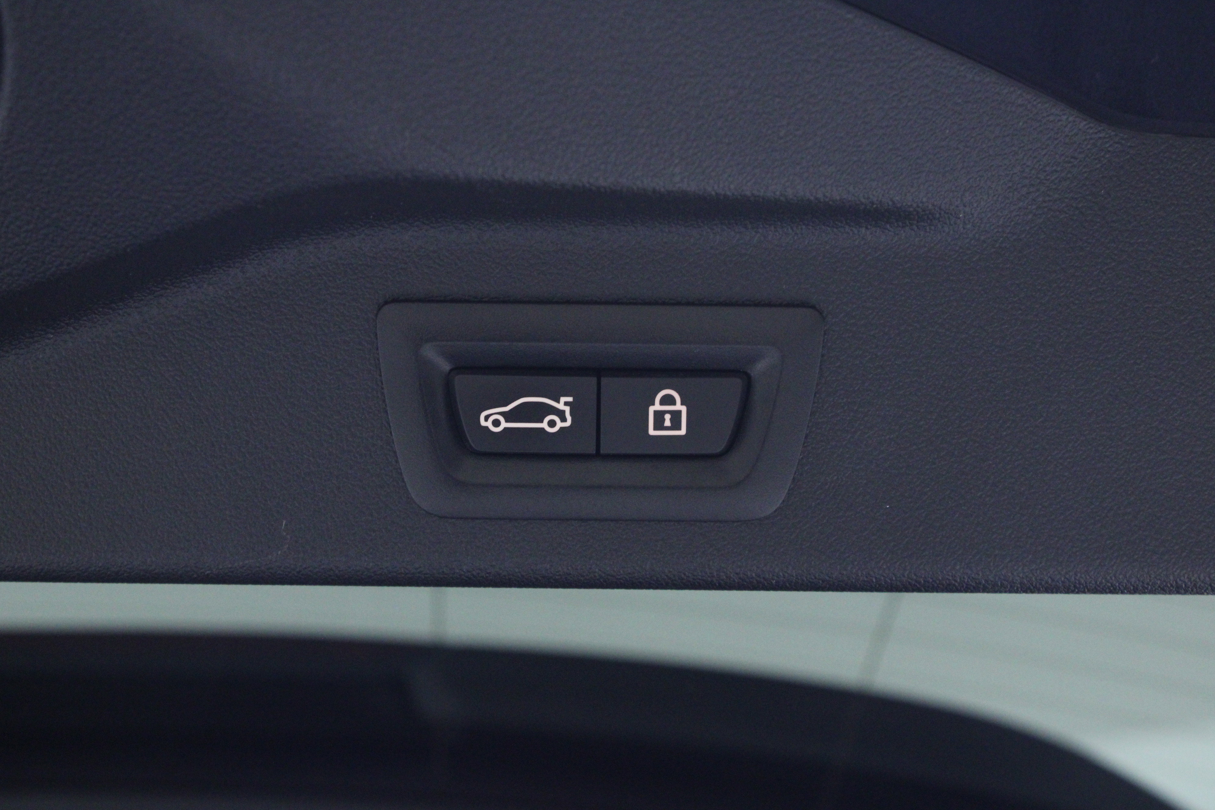 Used 2022 BMW X7 M50i image 14