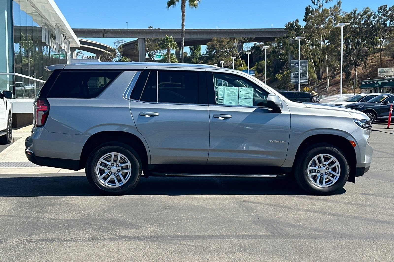 Used 2024 Chevrolet Tahoe LT AWD/4WD image 2