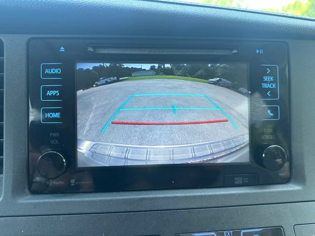 Used 2015 Toyota Sienna XLE w/ XLE Navigation Package FWD image 21