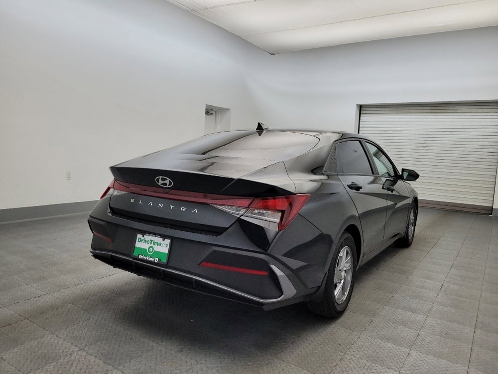 Used 2024 Hyundai Elantra SE image 9