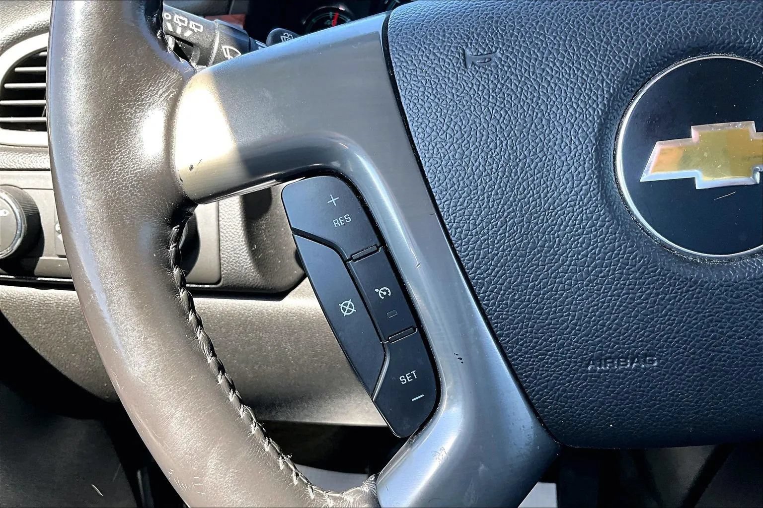 Used 2014 Chevrolet Suburban LS AWD/4WD image 17