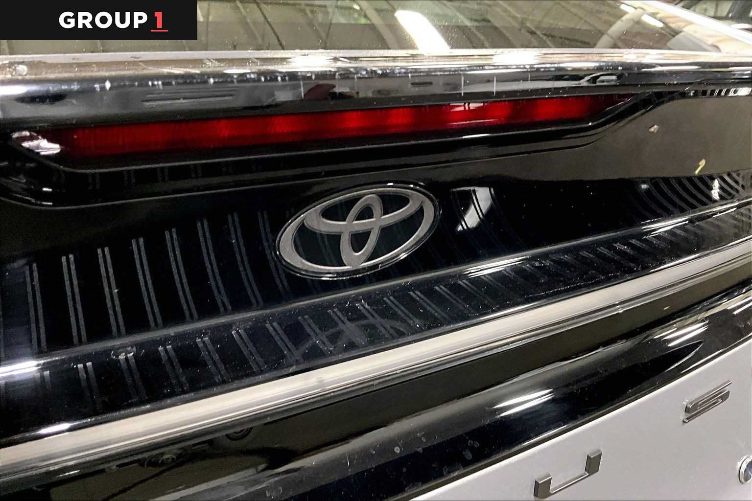 Certified 2025 Toyota Prius Plug-In Hybrid w/ Limited Premium Package FWD image 31