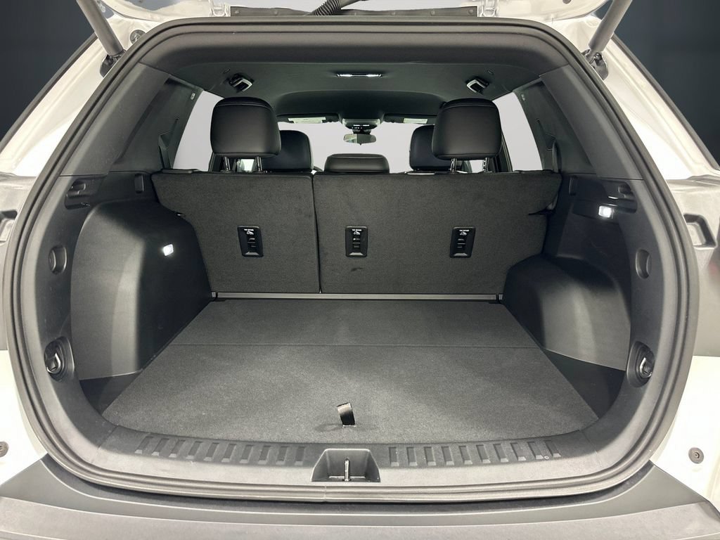 Used 2027 GMC Terrain Elevation w/ Elevation Premium Package FWD image 12