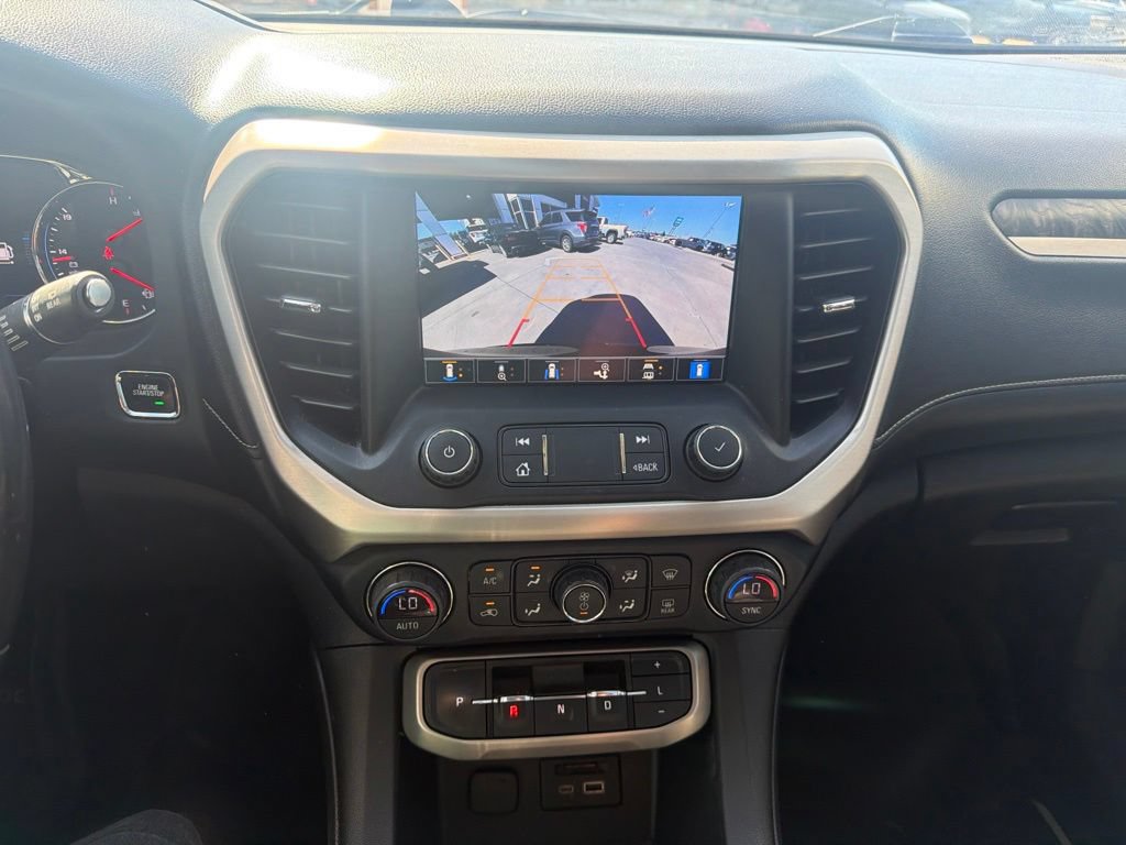 Used 2021 GMC Acadia Denali w/ Denali Technology Package FWD image 11