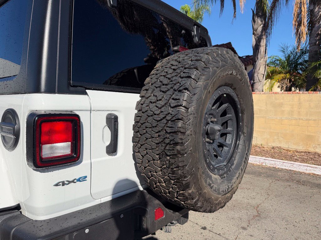 Used 2024 Jeep Wrangler Unlimited w/ Dual Top Group AWD/4WD image 12