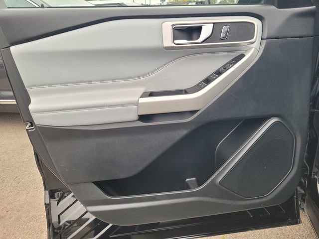 Certified 2022 Ford Explorer XLT w/ Equipment Group 202A image 16
