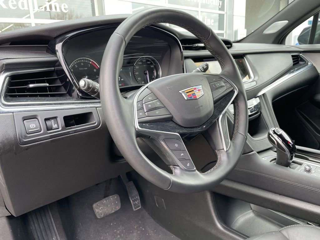 Used 2025 Cadillac XT5 Premium Luxury image 10