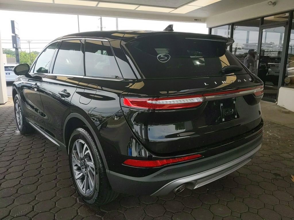 Used 2025 Lincoln Corsair AWD w/ Equipment Group 101A image 8