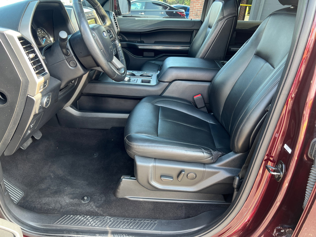 Used 2020 Ford Expedition XLT w/ Equipment Group 202A image 10