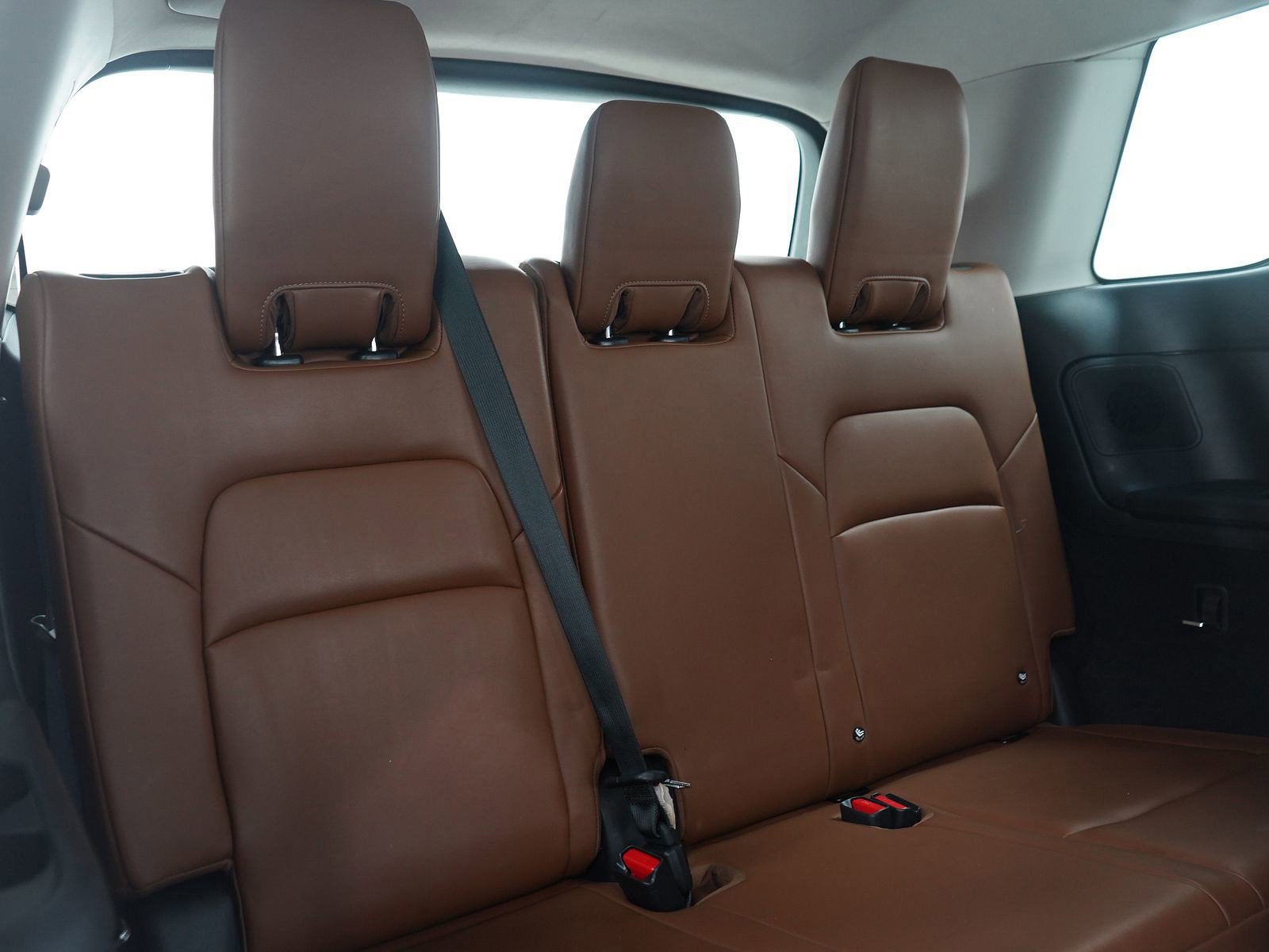 Used 2022 Nissan Pathfinder Platinum w/ Cargo Package image 14