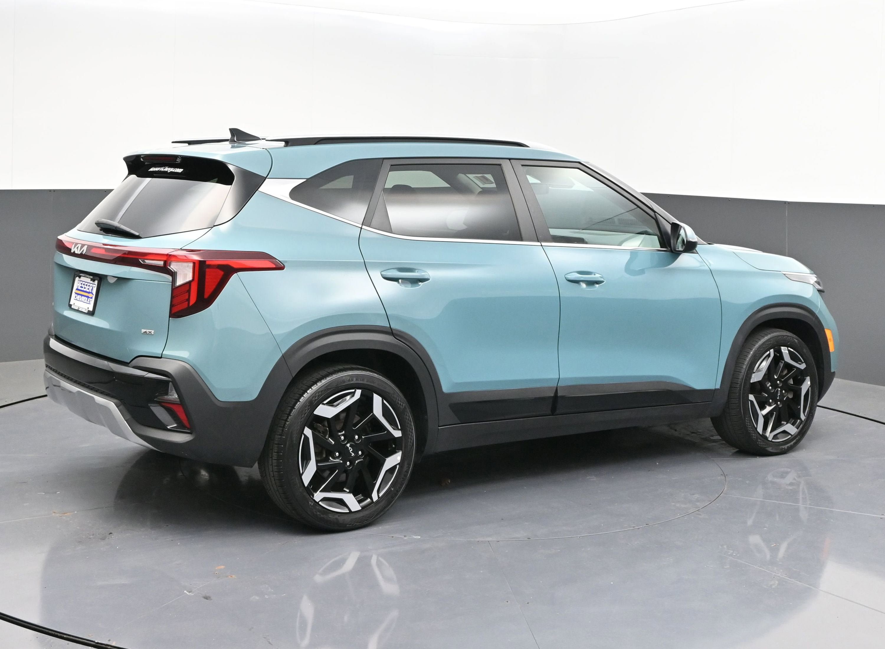 Used 2024 Kia Seltos SX w/ SX Sunroof Package AWD/4WD image 7