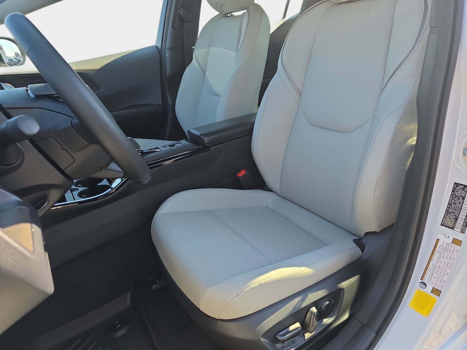 Used 2024 Toyota Prius Limited image 15