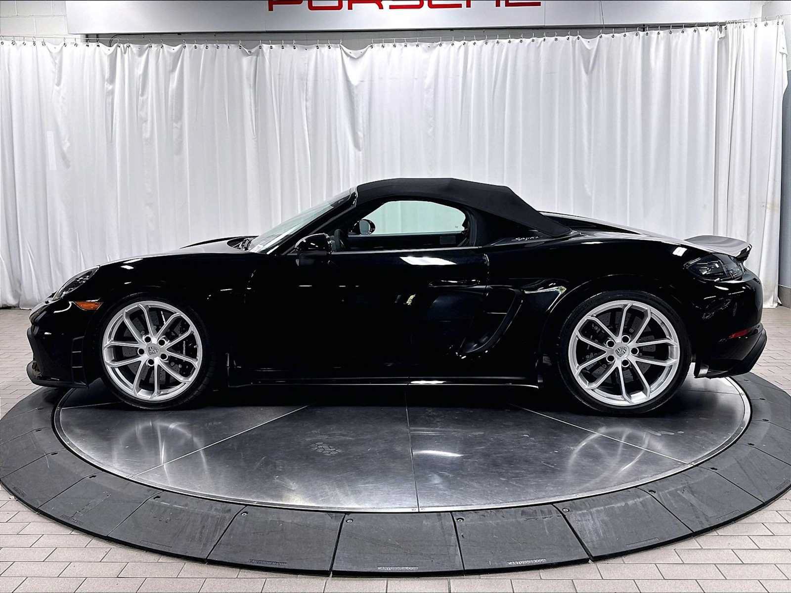 Used 2022 Porsche 718 Boxster Spyder RWD image 2