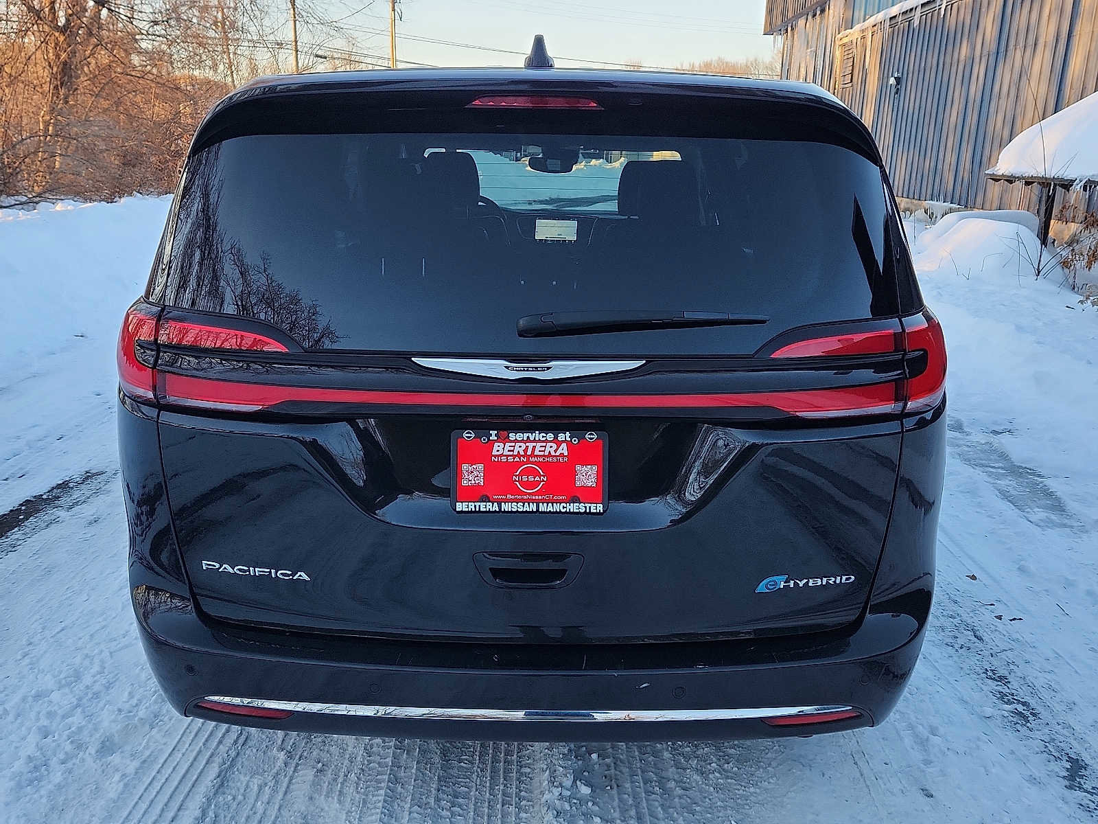 Used 2024 Chrysler Pacifica Select image 5