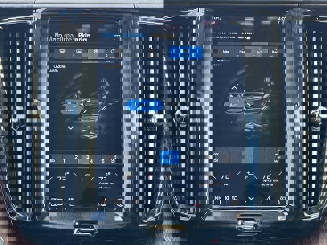 Used 2023 Volvo XC60 B5 Plus w/ Climate Package image 14