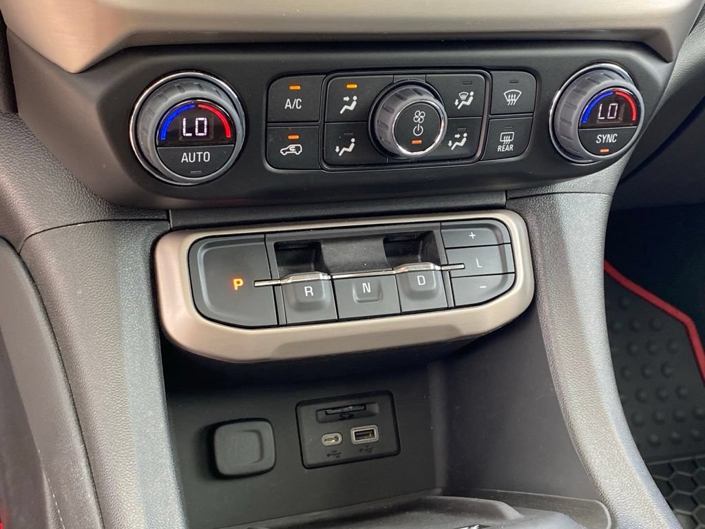 Used 2023 GMC Acadia Denali w/ Denali Ultimate Package AWD/4WD image 18